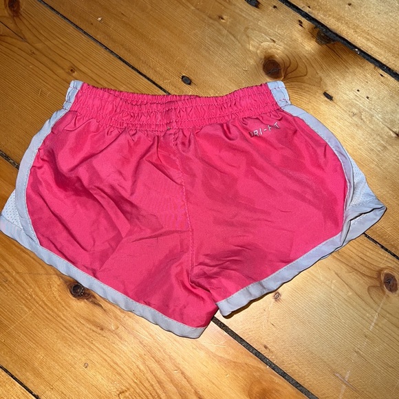 Nike shorts- 24M - Picture 2 of 2